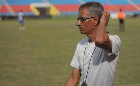 El técnico cafetero Horacio Londoño ya mete mano en el Victoria de La Ceiba.