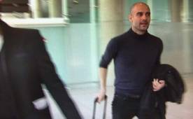 Pep Guardiola fue captado a su llegada en el aeropuerto de Barcelona.