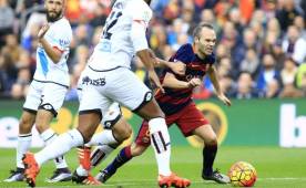 Barcelona dejó escapar una ventaja de dos goles ante el Deportivo La Coruña.