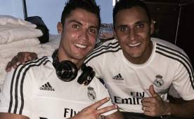 Keylor Navas junto a su compañero de equipo Cristiano Ronaldo.