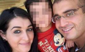 Noor Zahi Salman, la esposa del terrorista Omar Mateen junto a su hijo en una foto de archivo.