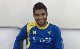 El delantero hondureño Jona Mejía defenderá los colores del equipo universitario de Murcia en la segunda división de España. Foto Cortesía