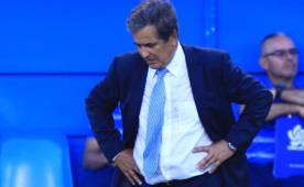 Jorge Luis Pinto no encuentra su equipo ideal hasta ahora con la Selección de Honduras.