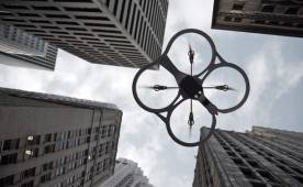 Los drones son aviones a control remoto que poseen cámaras de alta tecnología.