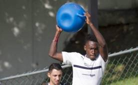 Alberth Elis durante un entrenamiento con el Monterrey previo al duelo contra Tijuana.
