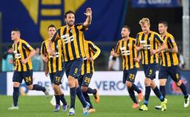 Luca Toni marcó uno de los goles en la victoria del Verona ante Juventus.