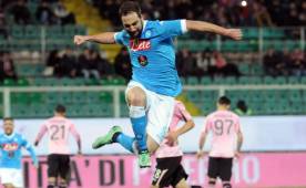 Higuaín sigue en la lucha palmo a palmo con Cristiano Ronaldo de este galardón.