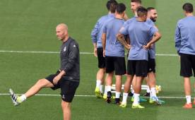Zidane durante el entrenamiento de este martes previo al choque contra el Sporting de Lisboa. Foto AFP.