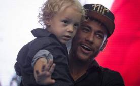 Neymar JR contó lo que sufre al no tener cerca a Davi Luca, su hijo.