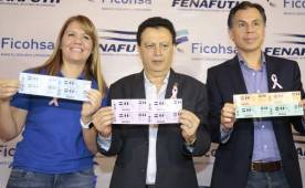 Representantes de Ficohsa y Fenafuth hicieron el lanzamiento oficial de la boletería. Foto Juan Salgado