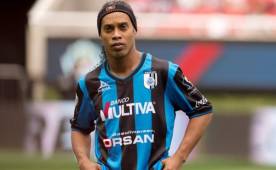 Ronaldinho llegó a la final del fútbol mexicano pero perdió ante el Santos.