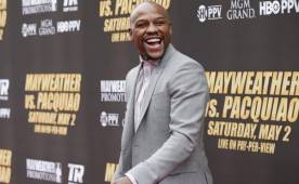 Floyd Mayweather revela que su pelea con Pacquiao no es por dinero, sino por un legado para sus hijos. Foto AFP