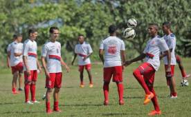 Marcelo Canales y Secundino Martínez encabezan la pretemporada de los rojos liderados por el técnico Elvin López.