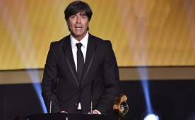 Joachim Low en su discurso tras ser nombrado mejor entrenador de 2014. (Fotos: AFP)