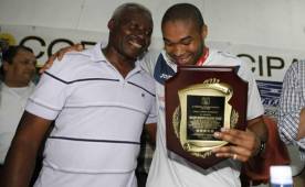 Don Eulogio Palacios junto a su hijo Wilson.
