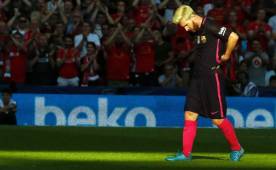 Lionel Messi salió silbado del Wembley tras perder 4-0 ante Liverpool