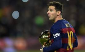 Lío Messi fue homenajeado en el Camp Nou por haber obtenido su quinto Balón de Oro.