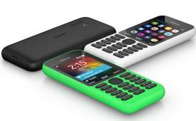 Entre sus características técnicas podríamos destacar su pantalla de 2,4 pulgadas, reproductor de MP3, radio FM, linterna y una cámara externa de 0,3 Mpx.