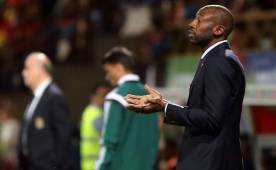 Paulo Wanchope en el estadio de León cuando dirigia a Costa Rica ante España. (AFP)