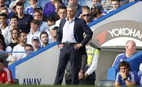 Chelsea empató 2-2 con el Swansea City en su debut en la Premier League.