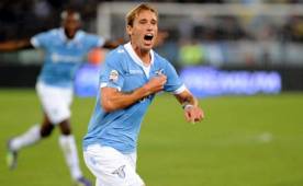 El PSG también desea ficha al mediocampista argentino de la Lazio.