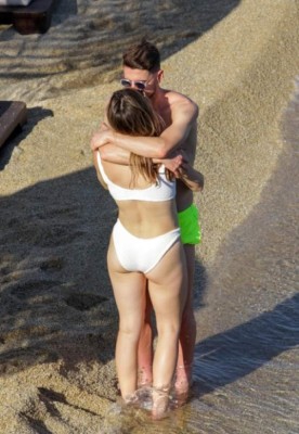 Jorginho, campeón de la Eurocopa y sus picantes vacaciones junto Catherine Harding; el descuido de la novia en la playa