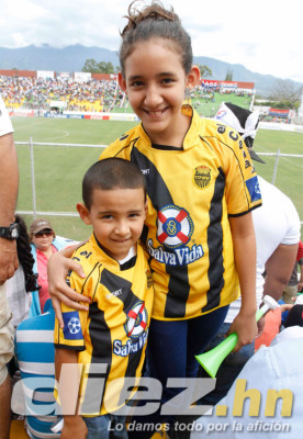 Gran ambientazo en el clásico olimpia vs Real España.