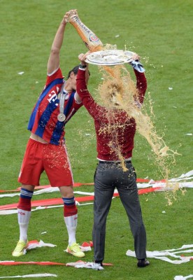 Bayern Munich estrena copa y uniforme en Alemania