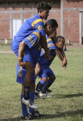 Carlos 'Chino' Discua celebra con gol su cumpleaños número 31