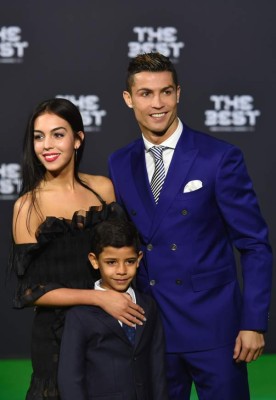 Cristiano Ronaldo y su novia Georgina Rodriguez deslumbran en premios The Best