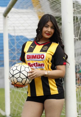 Bella Siloet, entre su admiración por Lionel Messi y el amor por Real España