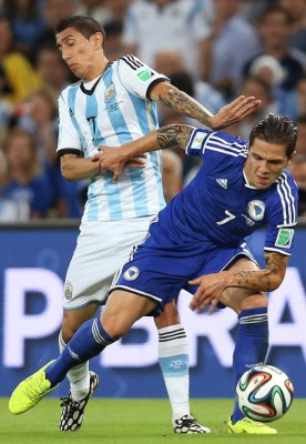 Messi saca su garra: Argentina gana 2-1 a Bosnia.