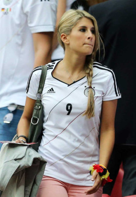 Novias, esposas y mujeres más bellas del fútbol.