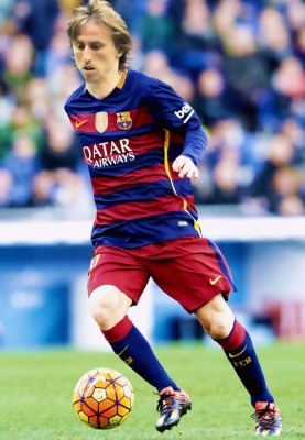 Así se verían los cracks del Clásico con colores cambiados