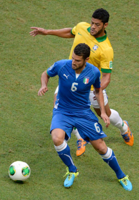 Brasil vs Italia por Copa Confederaciones.