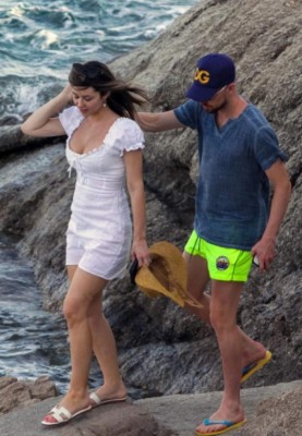 Jorginho, campeón de la Eurocopa y sus picantes vacaciones junto Catherine Harding; el descuido de la novia en la playa