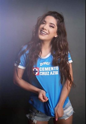 Michelle Pérez, la aficionada más sexy de Cruz Azul que sueña con el título