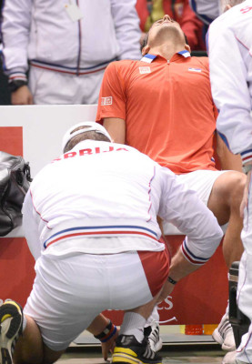 Novak Djokovic elimina a EEUU y clasificó a Serbia a semifinales en la Copa Davis .