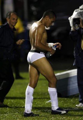 FOTOS: Las locuras de Rambo de León y una vida llena de fútbol