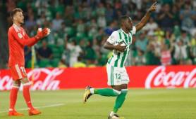 Joel Campbell festeja su gol con el Real Betis al Valencia este domingo. (Marca)