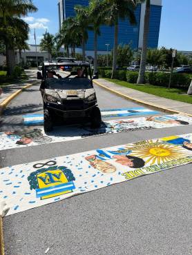 Los famosos trapos argentinos con el rostro de Diego Armando Maradona. (Foto: Cortesía)