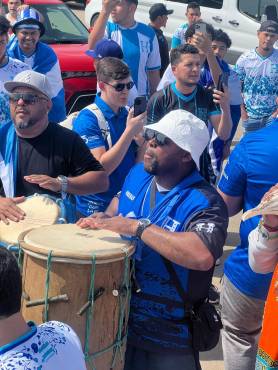 El tambor garífuna no puede faltar en las fiestas hondureñas.