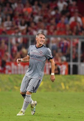 ¡ETERNO! La emotiva despedida del Bayern Munich a Bastian Schweinsteiger en el Allianz Arena