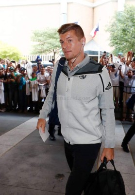La selfie de Florentino, el abrazo de Hazard y el gesto de Sergio Ramos: Así viajó el Real Madrid a Houston