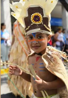 Flashazos: Derroche de belleza y caos en desfiles del 15 de septiembre en Honduras