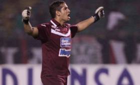 Rolero le regaló el segundo gol a Motagua. Su compatriota Varela no lo desaprovechó. Foto: Delmer Martínez