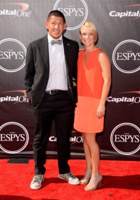 El otro duelo: Las novias y esposas de los seleccionados de Honduras y EUA