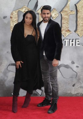 La esposa de Riyad Mahrez, 'cazada' coqueteando con un campeón mundial de boxeo en una disco