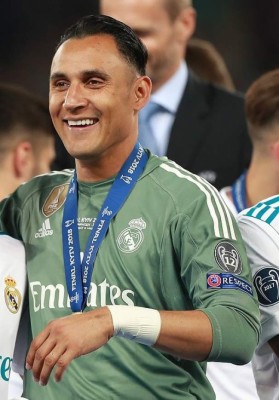 La metamorfosis de Keylor Navas desde que llegó al PSG: Cambio de look, saliditas y nuevos amigos