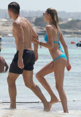 La esposa de Diego Simeone luce su cuerpazo en sus vacaciones en Formentera